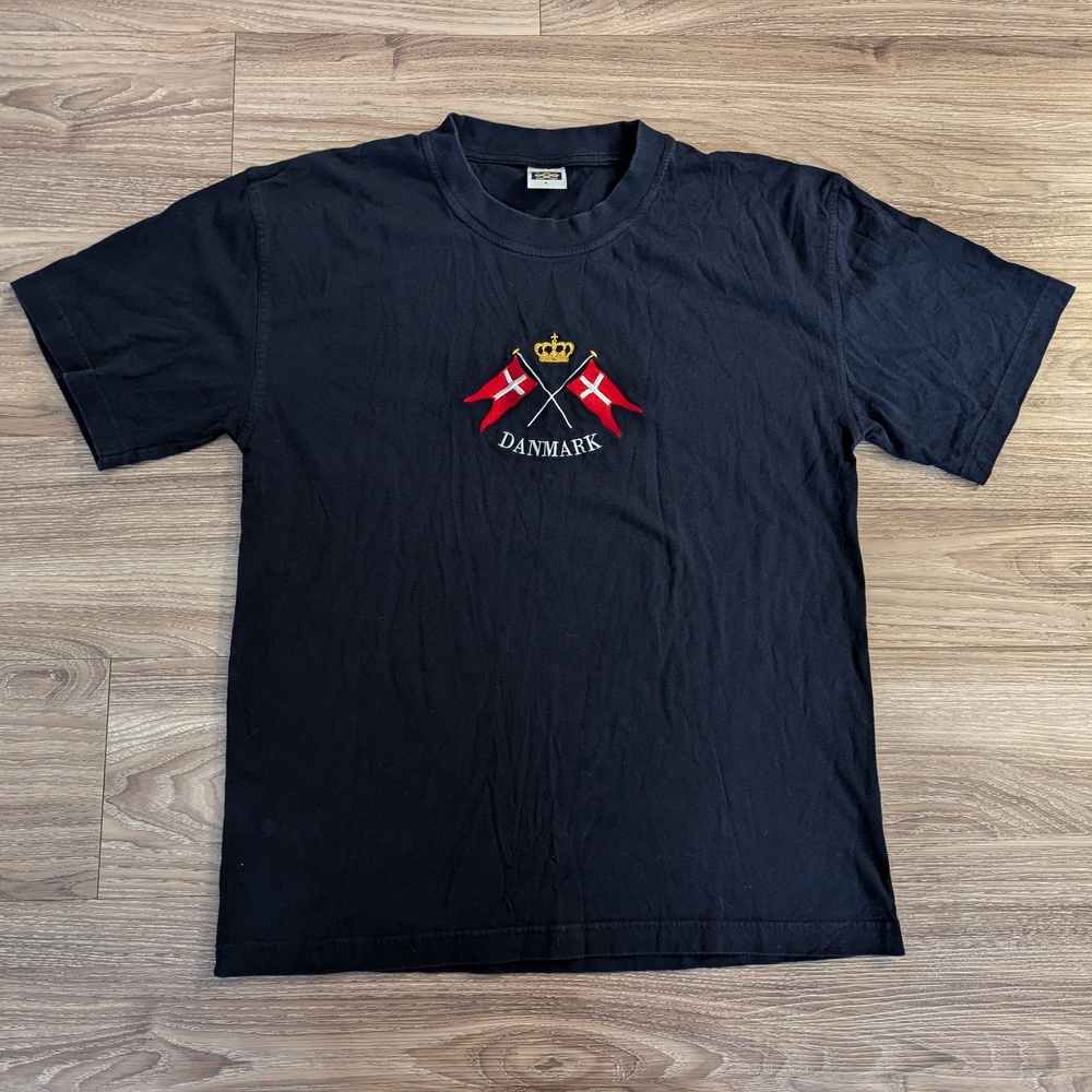 Vintage Blue Denmark embroidery graphic tee L